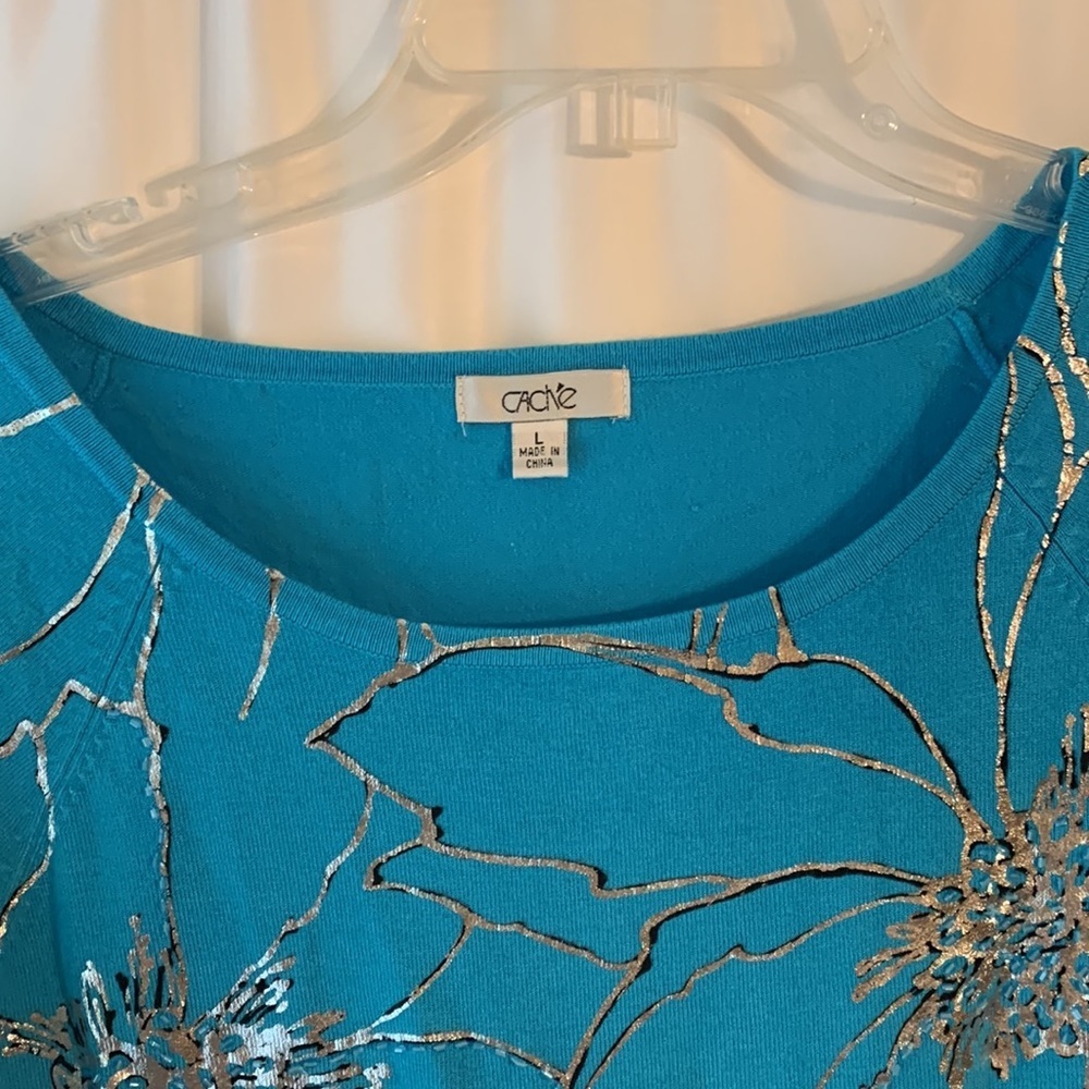 Cache’ Ladies Size Large Blue Silver Quarter Sleeve Spandex Blend Sweater Shirt - Picture 3 of 7